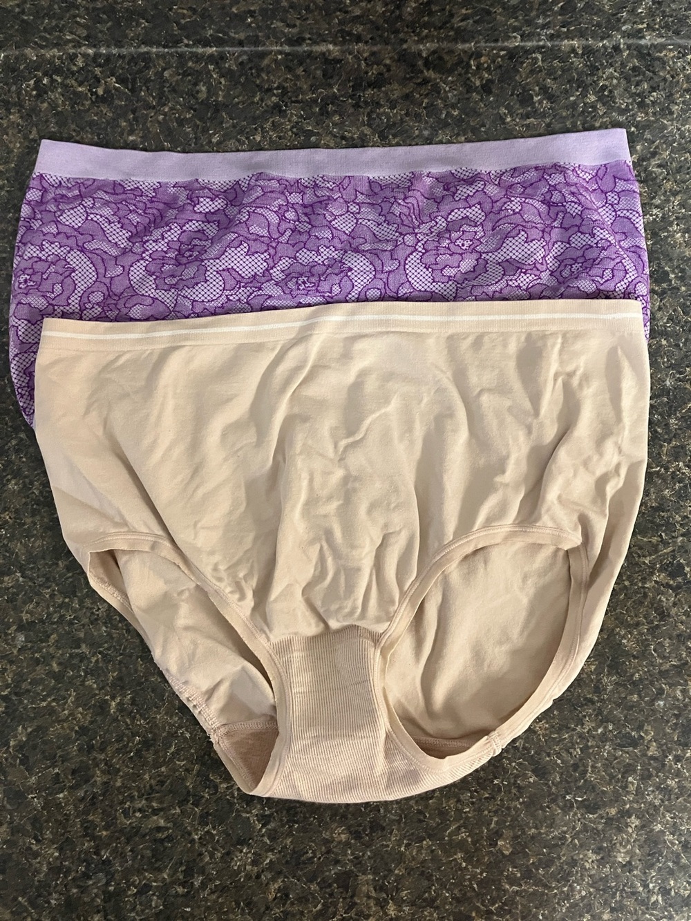 3/$15 ❤️ 2 pair the best fitting panty briefs size 9